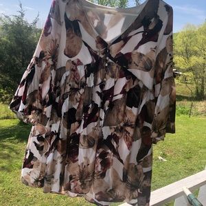 Petite Large floral top